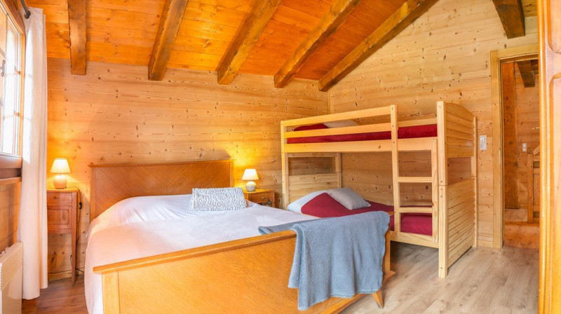 Apartment in chalet PONT A, Bedroom double bed with bunk bed, Châtel 74390