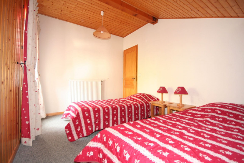 Appartement Echo des Montagnes 4, chambre 2 lits doubles, Châtel Haute-Savoie