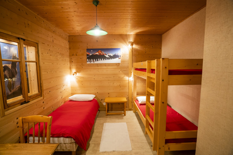 Appartement L'Atelier de Théo, Chambre lit superposé avec un lit simple, Châtel Chalet cozy