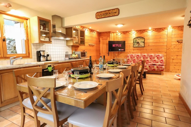 Apartment La Cabane du Bas, kitchen and dining room, Châtel Les Portes du Soleil