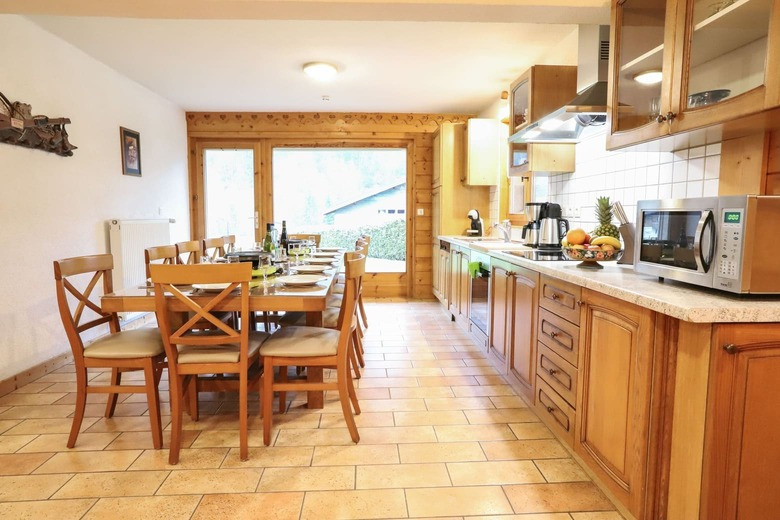 Apartment La Cabane du Bas, kitchen and dining room, Châtel Les Portes du Soleil