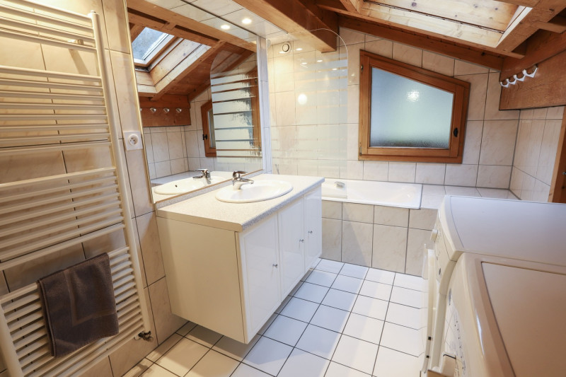 Apartment La Cabane du Haut Bathroom Châtel Holidays
