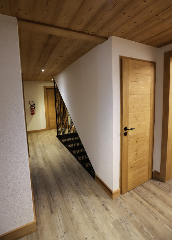 Appartement le Biwak dans chalet la Cascade, Châtel, escalier