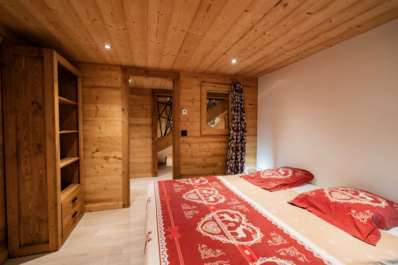 Apartment Le Terroit, sleeps 8, double bedroom, Châtel Les Portes du Soleil