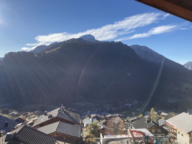 Appartement les Favioles n°9 vue depuis le balcon en été Châtel