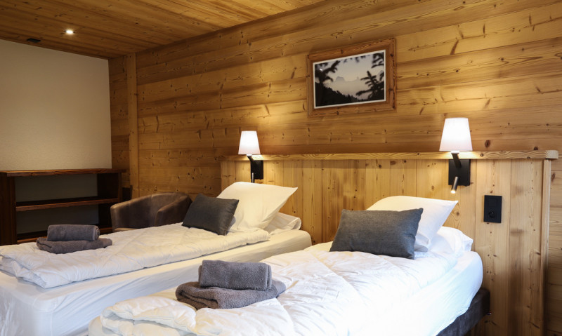 Appartement les Seracs dans chalet la Cascade, Châtel, chambre 2 lits simples Ski 74390