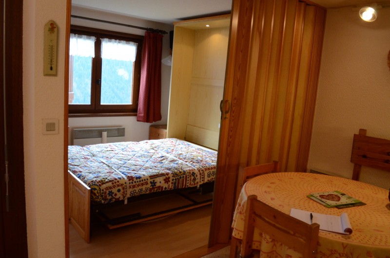 Les Sorbiers apartment no. 7, living room with fold-down double bed, Châtel