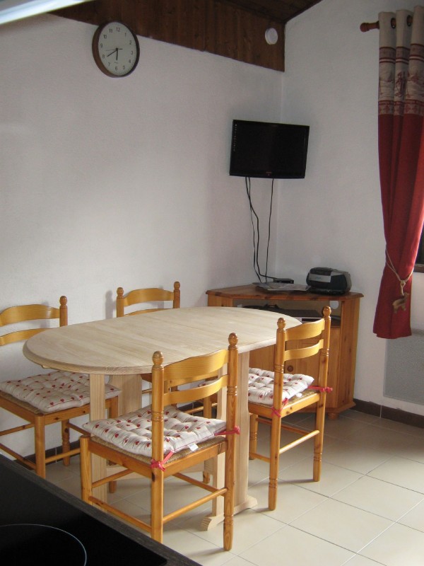 Flat Les Voinettes 28A, Living room Châtel