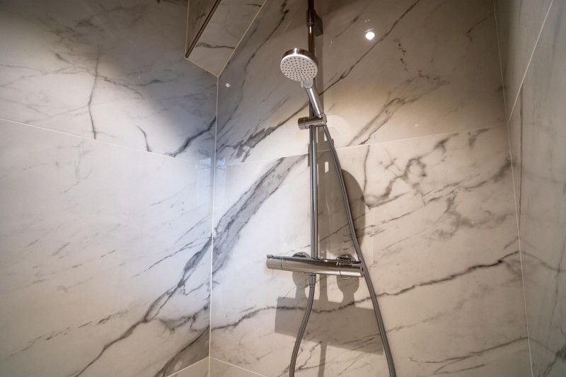 Appartement Martonne Haut Châtel Salle de douche 1b
