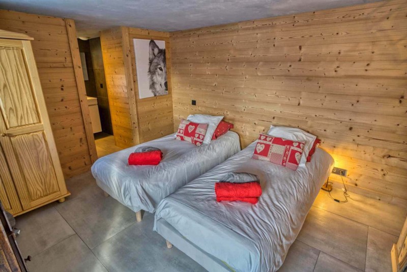 Apartment Martonne Terrasse, bedroom 2 single beds, Châtel Snow Holiday