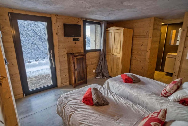 Appartement Martonne terrasse, Chambre 2 lits simples au rez de chaussée, Châtel Haute Savoie