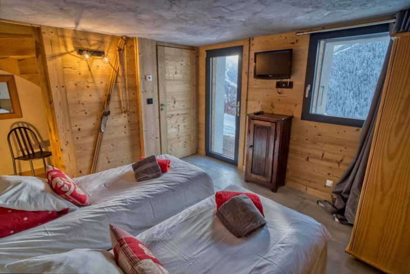 Appartement Martonne terrasse, Chambre 2 lits simples au rez de chaussée, Châtel Portes du Soleil