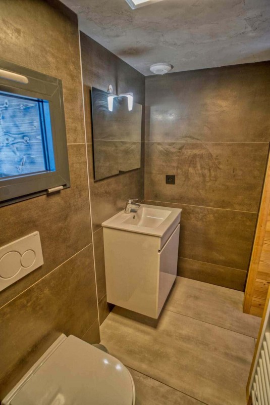 Apartment Martonne Terrasse, Shower room of the 2 single bedroom, Châtel Ski Holiday