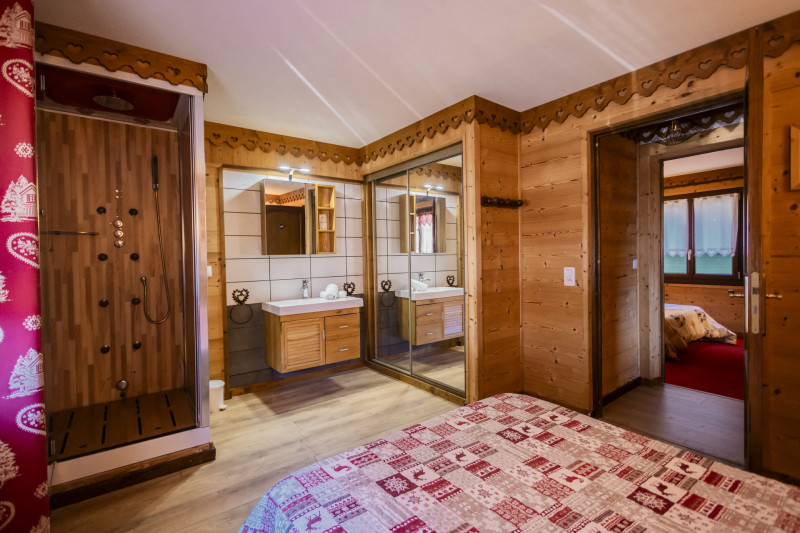 Apartment Ours Châtel, Double bedroom and shower room, Ski equipment 74