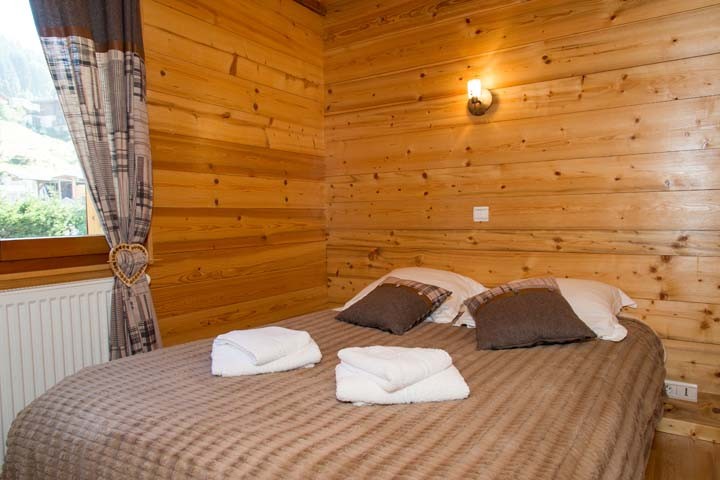 Apartment In Chalet l'Ourson , Double bedroom, Châtel French Alps