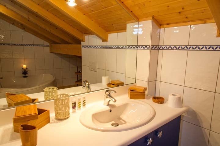 Apartment In Chalet l'Ourson , Bathroom, Châtel Etringa