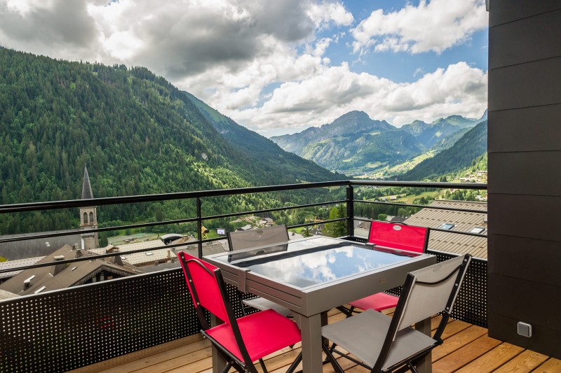 Appartement Savoisien n°6, Balcon, Châtel