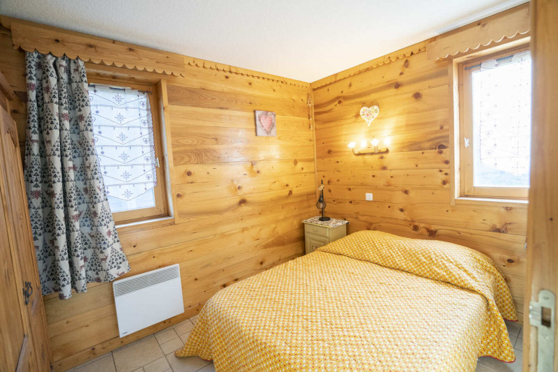 Appartement Val Pierre A4, Chambre lit double, Châtel Chalet 74