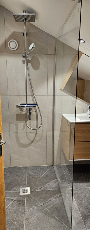 Appartement Vieux Four 002, Salle de douche, Châtel Snowboard