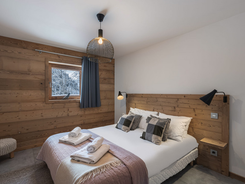 Chalet Bois Colombe, Bedroom double bed, Châtel Montain holidays