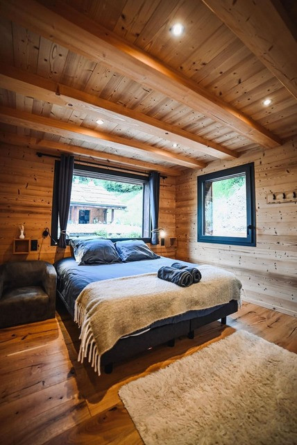 Chalet Bonatti, double room, Châtel ski snow sun family vacations