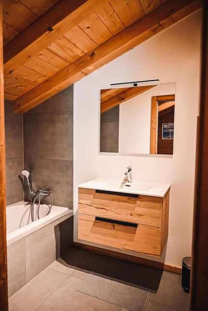 Chalet Bonatti, bathroom, Châtel Les Portes du Soleil