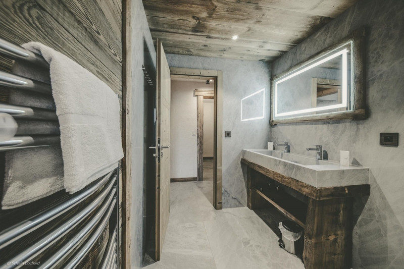 Chalet Bovard, Whymper, salle de douche, vacances famille soleil neige 