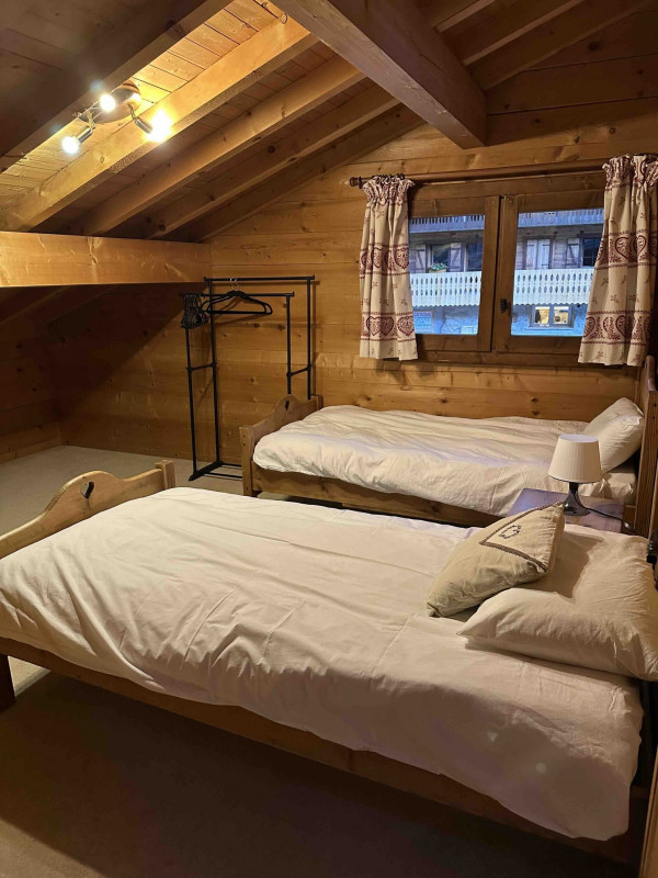 Chalet Braconnier, Chambre 3 lits simples à l'étage, Châtel Vacances en famille