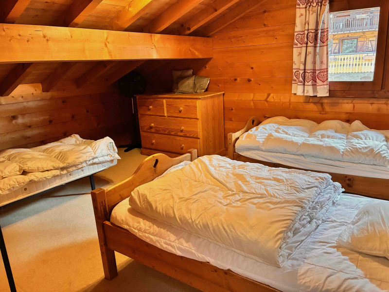 Chalet Braconnier, Room with three single beds, Châtel Tourism