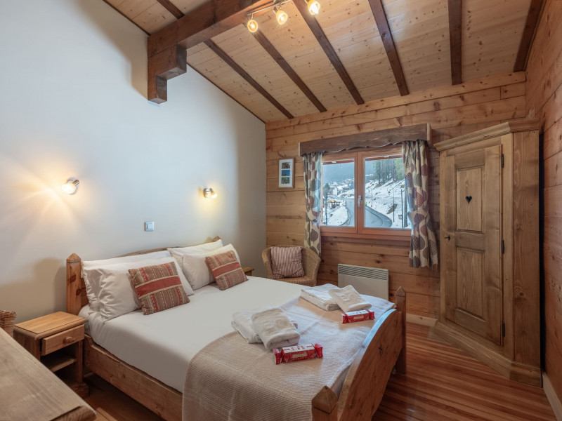 Chalet Chant du Coq, Bedroom double bed, Châtel Holidays rental