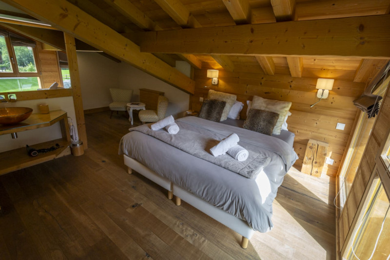 Chalet Cret Beni, Bedroom double bed with shower room, Châtel 74390