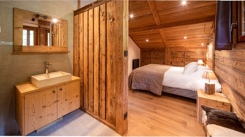 Chalet Dormeur, Bedroom double bed with shower, Châtel Mountain 74