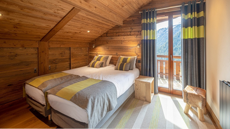 Chalet Dormeur, Bedroom double bed, Châtel Chairlift 74
