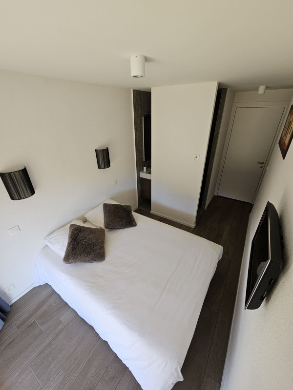 Chalet du Saix A, Bedroom double bed, Châtel Rental 74