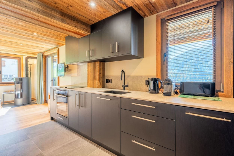 Chalet Etèla, kitchen, Châtel: skiing, snow, sun, family vacation