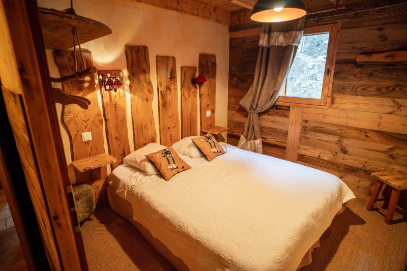 Chalet Etoiles des Alpes, Bedroom double bed, Châtel Alps