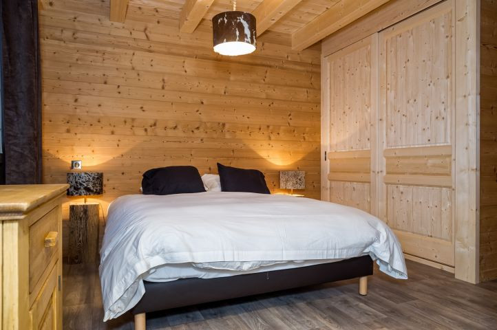 Chalet Haute-Cime, Bedroom double bed, Châtel Chalet 74