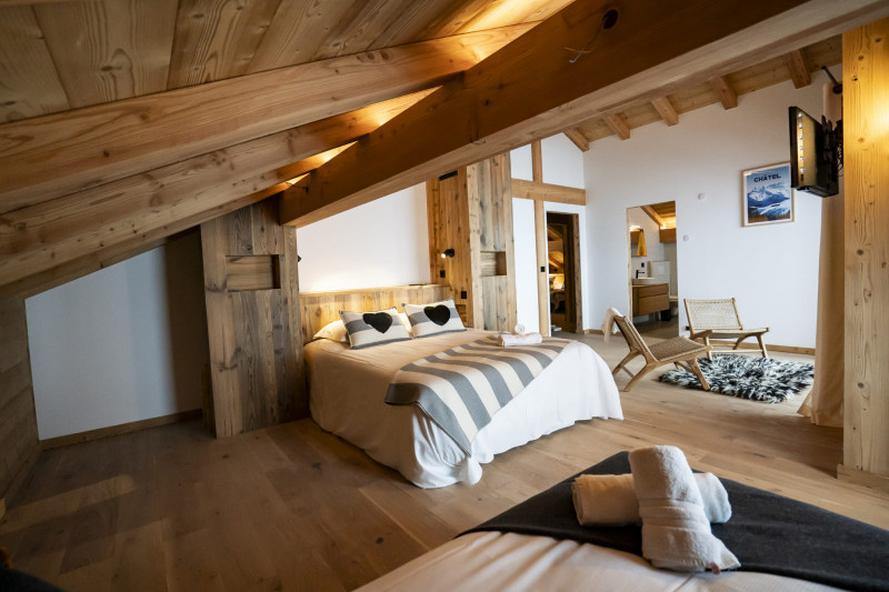 Chalet Juliette, Chambre 1 lit double + 1 lit simple, Châtel