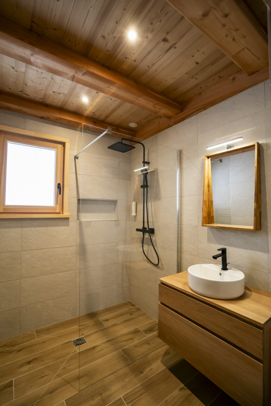 Chalet Juliette, shower room of the bedroom 2 single beds, Châtel 