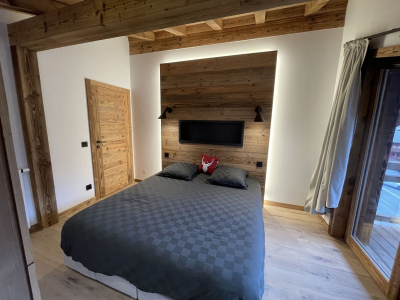 Chalet L'Alpaga, Bedroom 1 double bed with view, Châtel Snow holidays