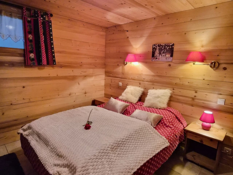 Chalet l'Edelweiss, Bedroom double bed, Châtel Ski rental 74 Chalet l'Edelweiss, Bedroom double bed, Châtel Ski rental 74