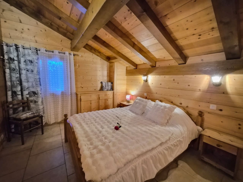 Chalet l'Edelweiss, Bedroom double bed, Châtel Ski Slope Chalet l'Edelweiss, Bedroom double bed, Châtel Ski Slope