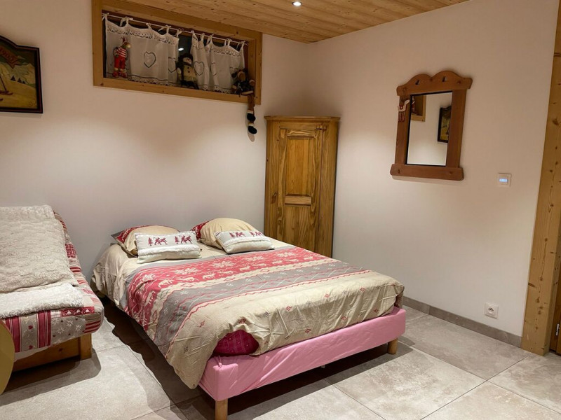 Chalet La Calèche, Chambre lit double + convertible, Châtel Raclette 74