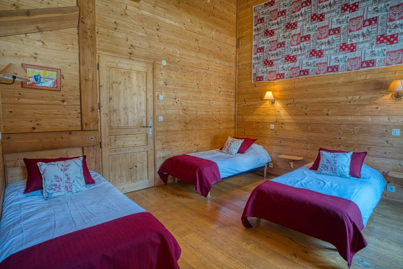 Chalet La Cascade bedroom Châtel ski area