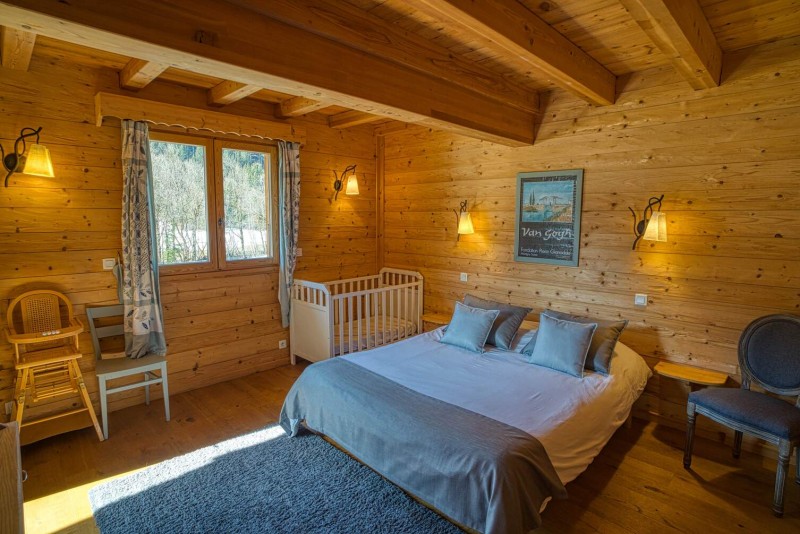 Chalet La Cascade bedroom Châtel ski