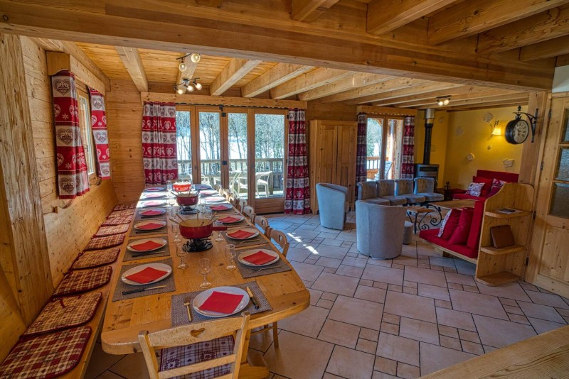 Chalet La Cascade dining room Châtel Haute Savoie