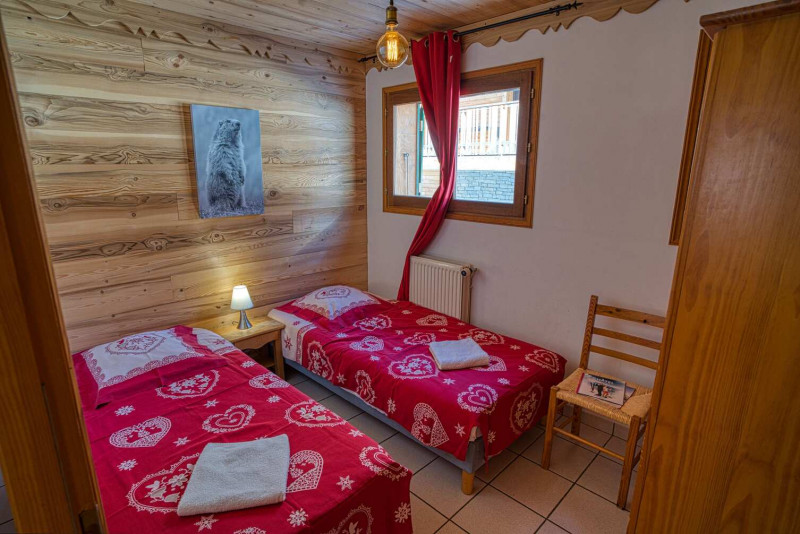 chalet la Savoyarde, Chambre 2 lits simples, Châtel Vacances en famille