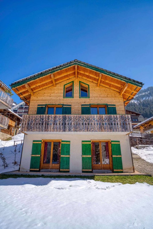 chalet la Savoyarde vue face Châtel village