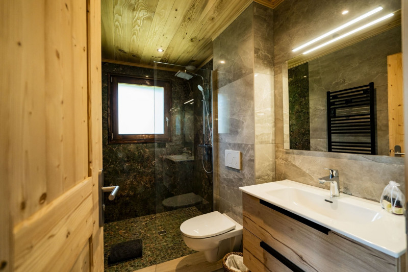 Chalet Laurentine, salle de douche, Châtel Les Portes du Soleil Chalet Laurentine, salle de douche, Châtel Les Portes du Soleil