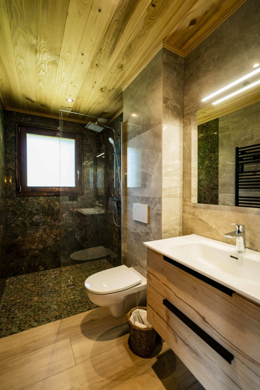 Chalet Laurentine, salle de douche, Châtel Tourisme 74 Chalet Laurentine, salle de douche, Châtel Tourisme 74